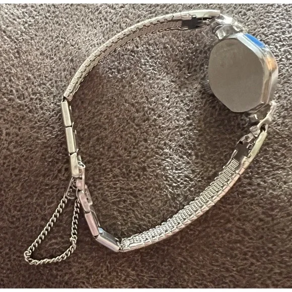 Vintage Ladies Benrus 17 Jewel Silver Tone Cocktail Mechanical Wind Watch - Picture 3 of 9